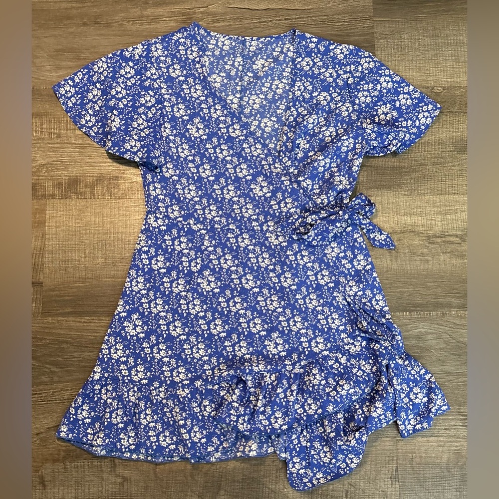 Floral Blue Wrap Midi Dress Size Medium